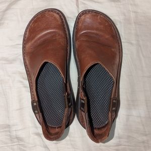Chacos Leather closed toe Slip-ons men's 7
